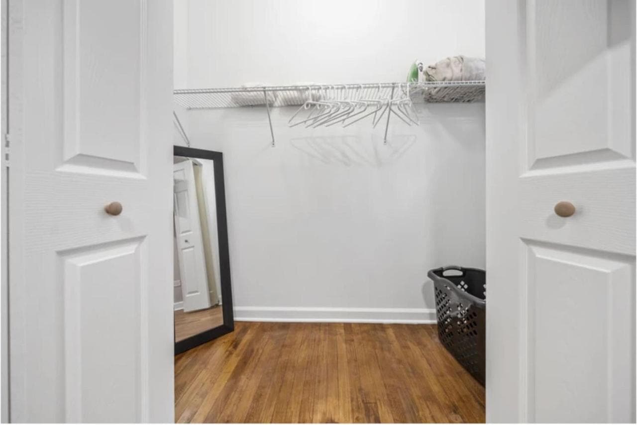 Remodeled w Game Room Mins to Chicago - Unit 2