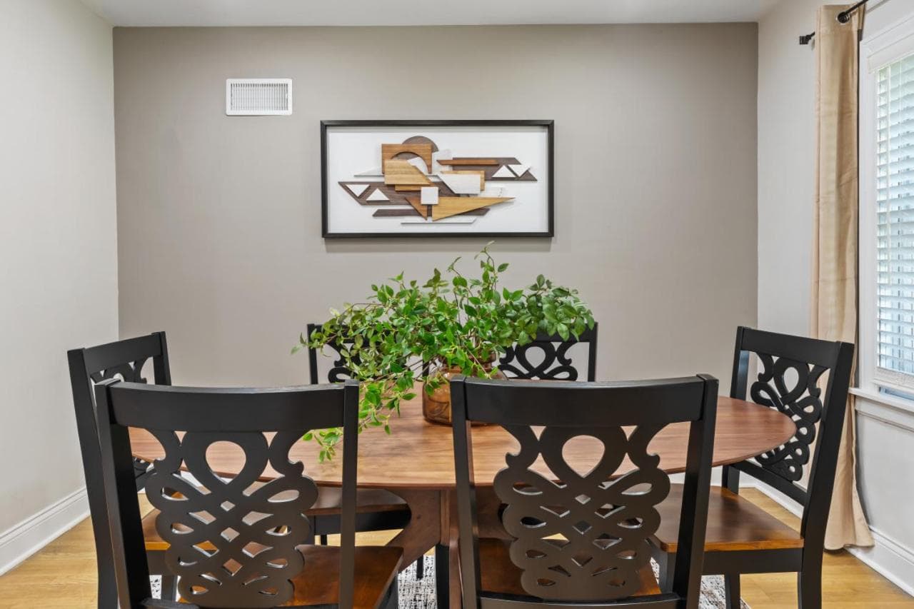 Bensenville 3 min to White Pines Golf Firepit Fenced Yard