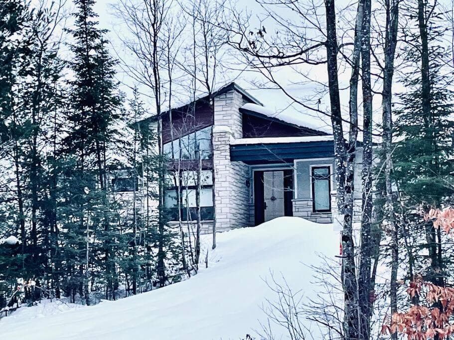 Whispering Pines Muskoka 3BR 3 Ensuite Baths