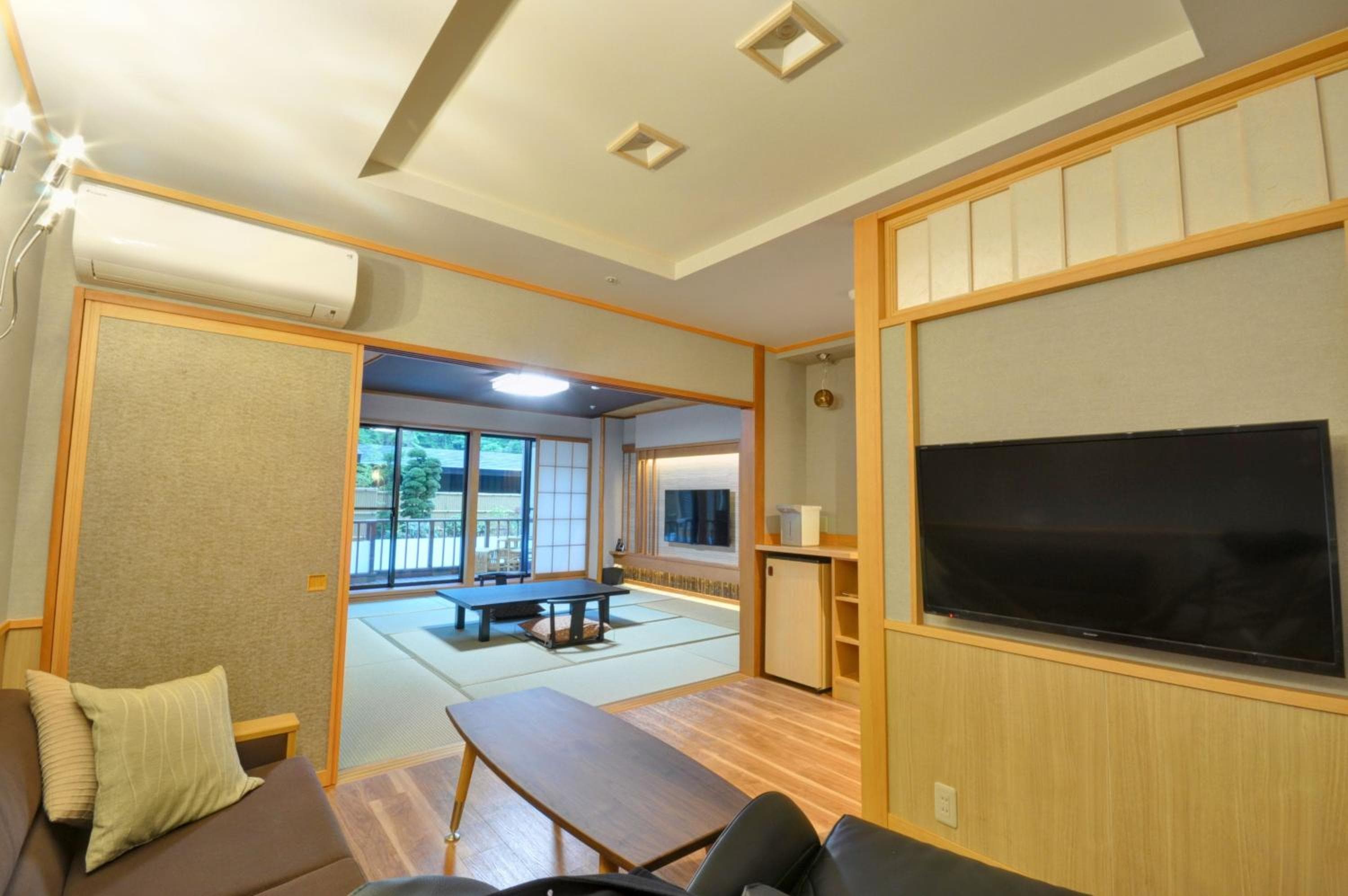 Hotel Okada