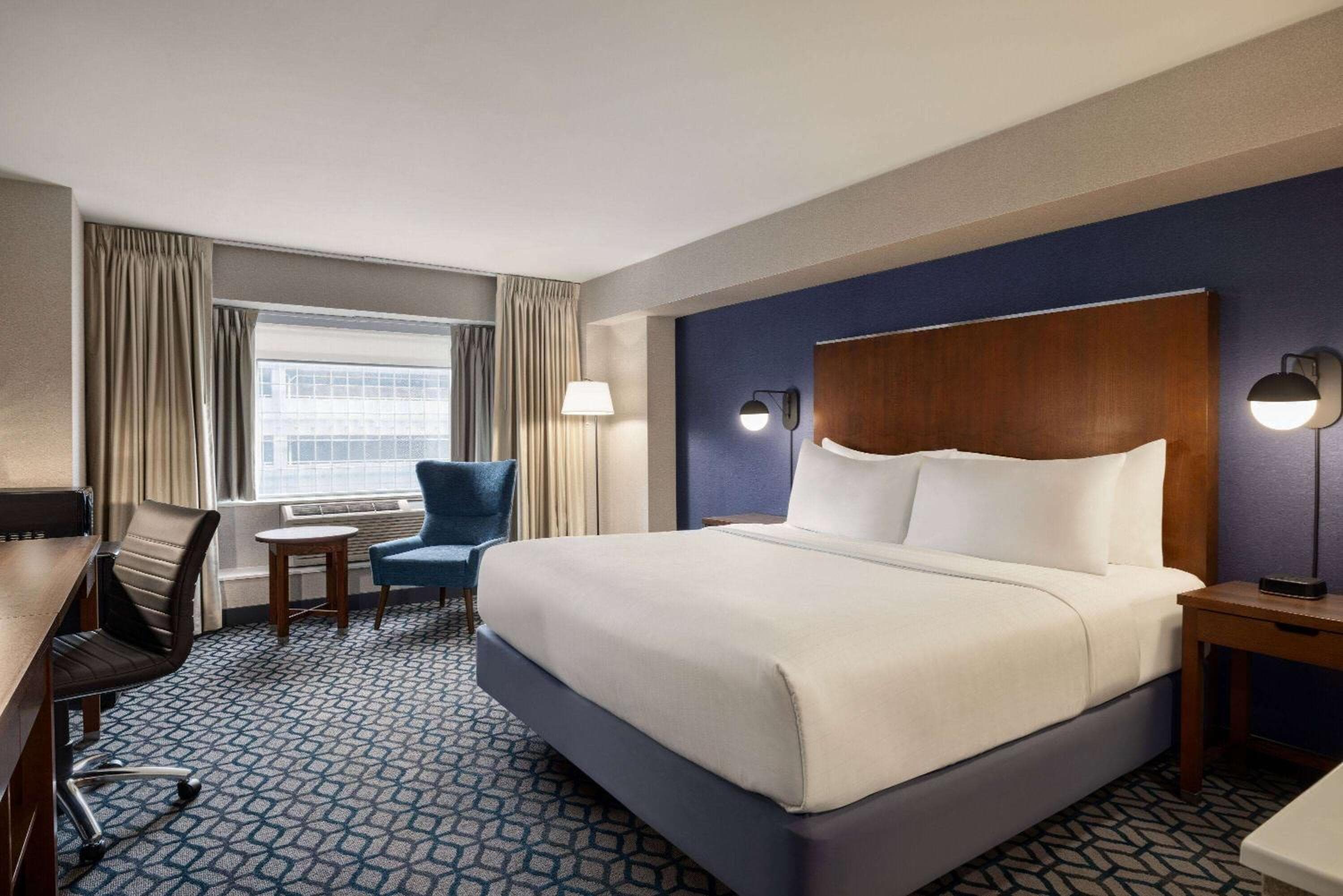 Wyndham Grand Fallsview Hotel