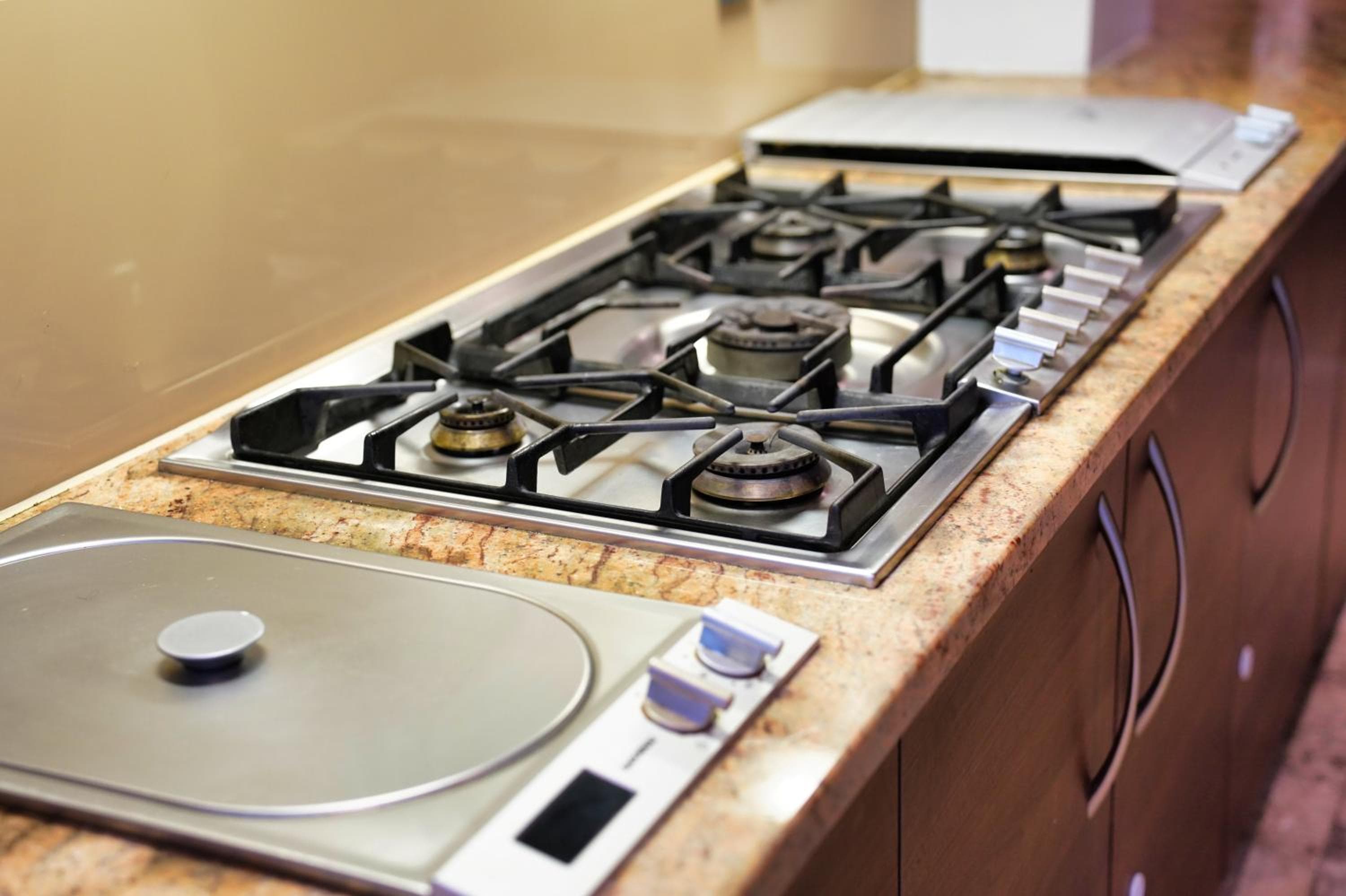 Lux 5 Bed sleeps 11, 10 mins from Wembley Stadium, Jacuzzi and Steam Shower