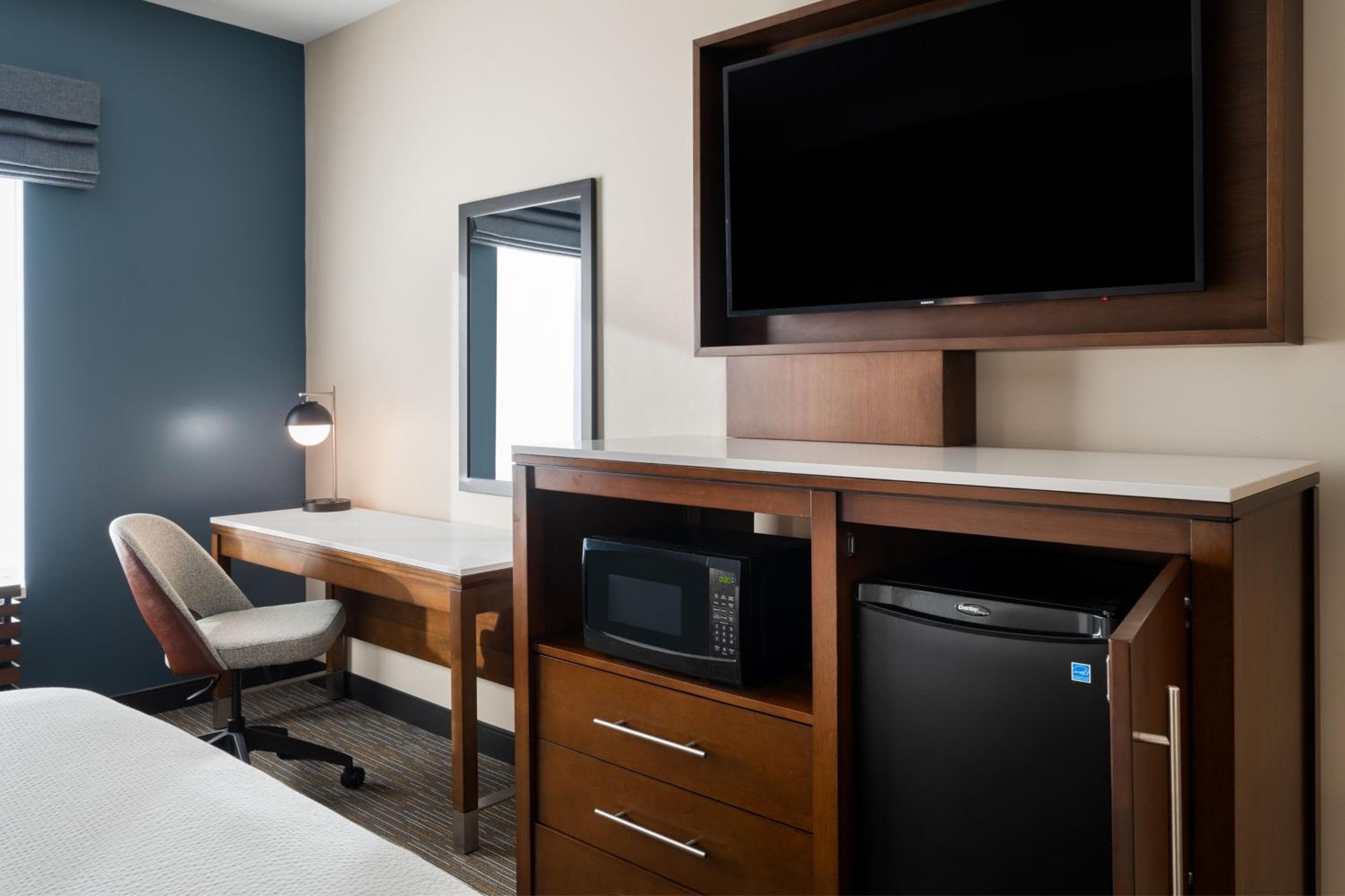 Courtyard by Marriott Seattle SeaTac Airport