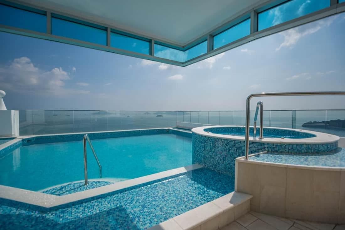 Apartment with Spectacular Ocean Jungle Views
