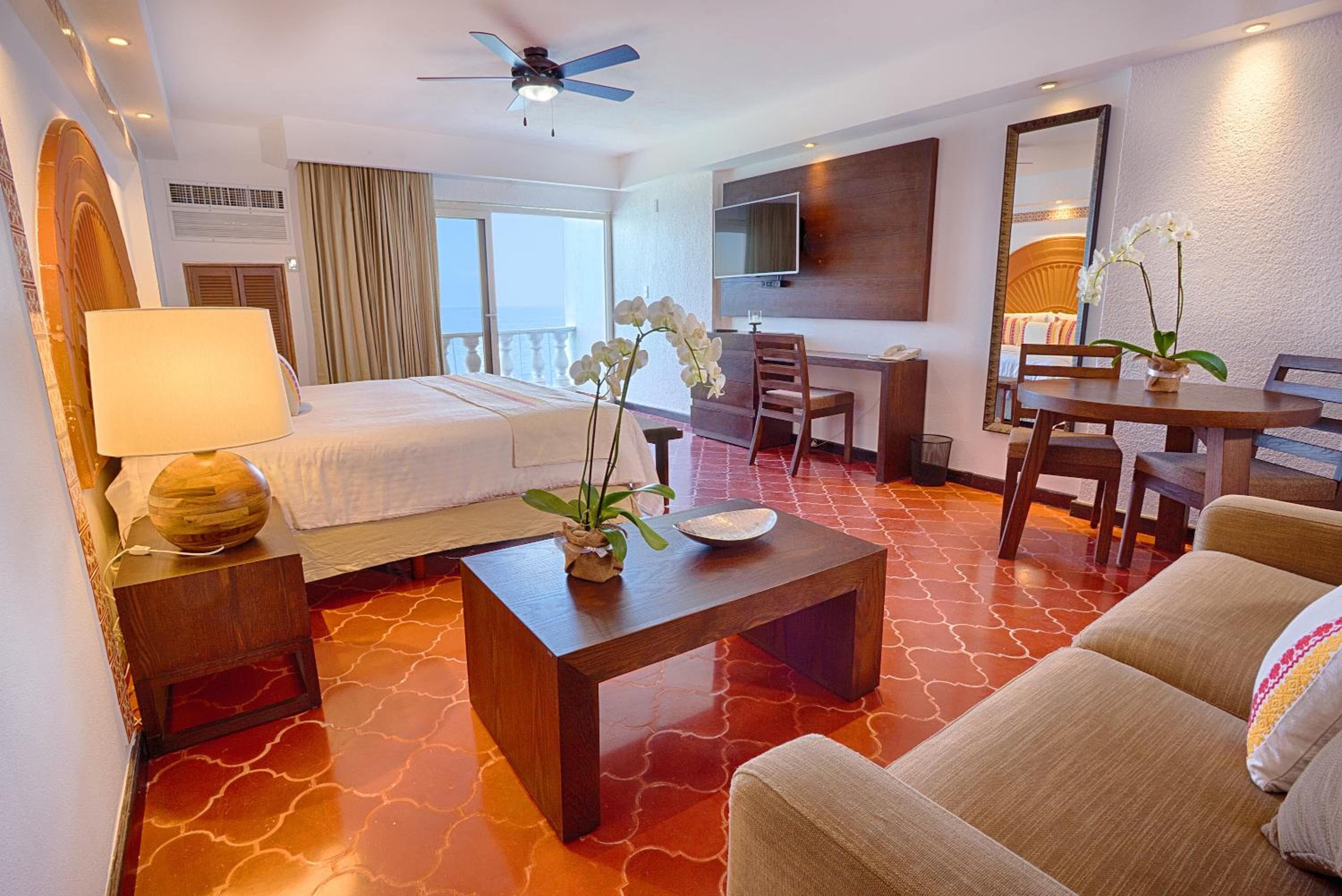 Costa Sur All Inclusive Resort