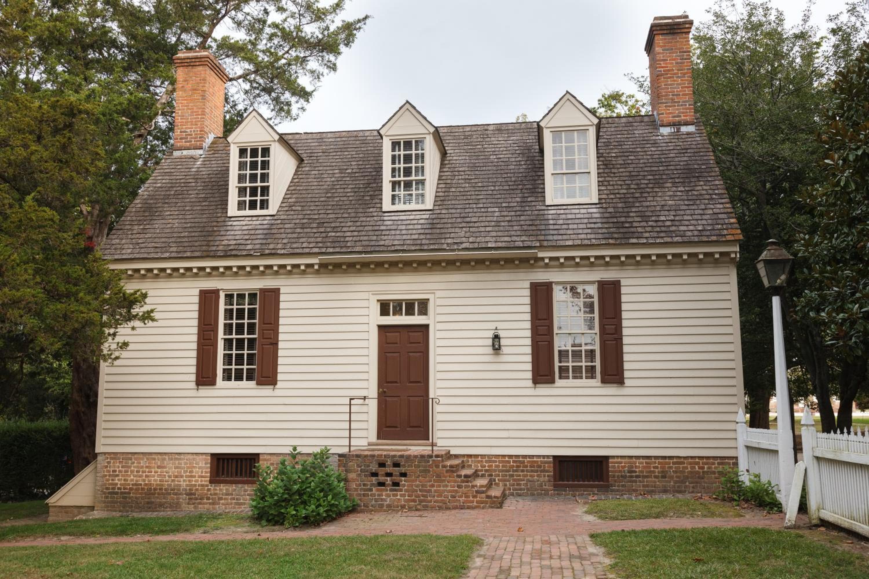 Colonial Houses, an official Colonial Williamsburg Hotel