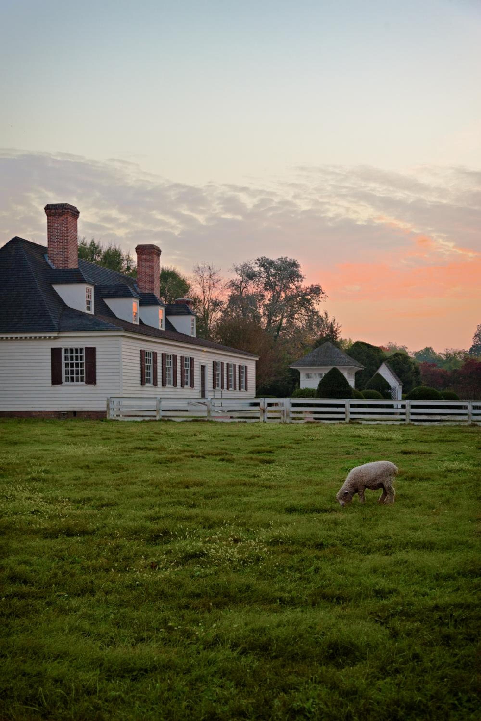 Colonial Houses, an official Colonial Williamsburg Hotel