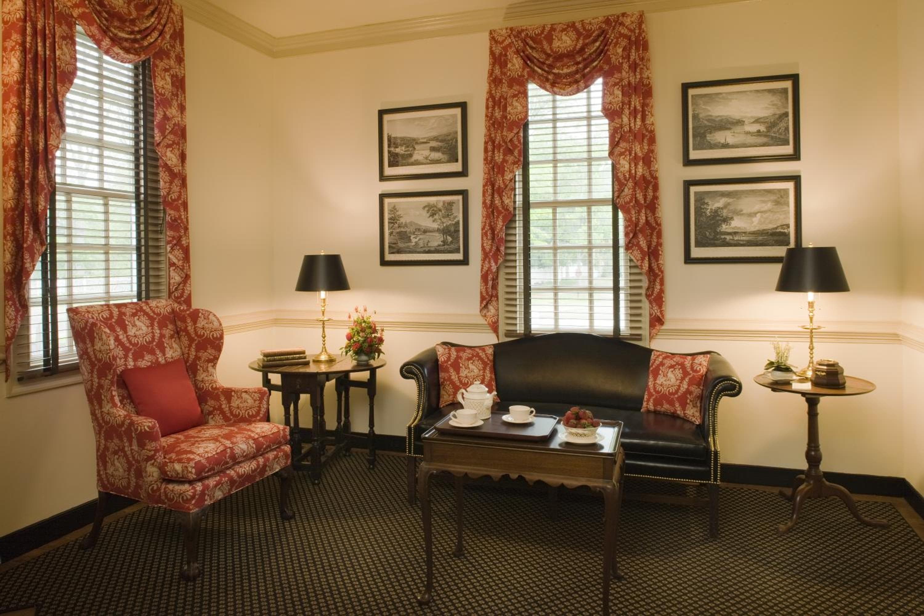 Colonial Houses, an official Colonial Williamsburg Hotel