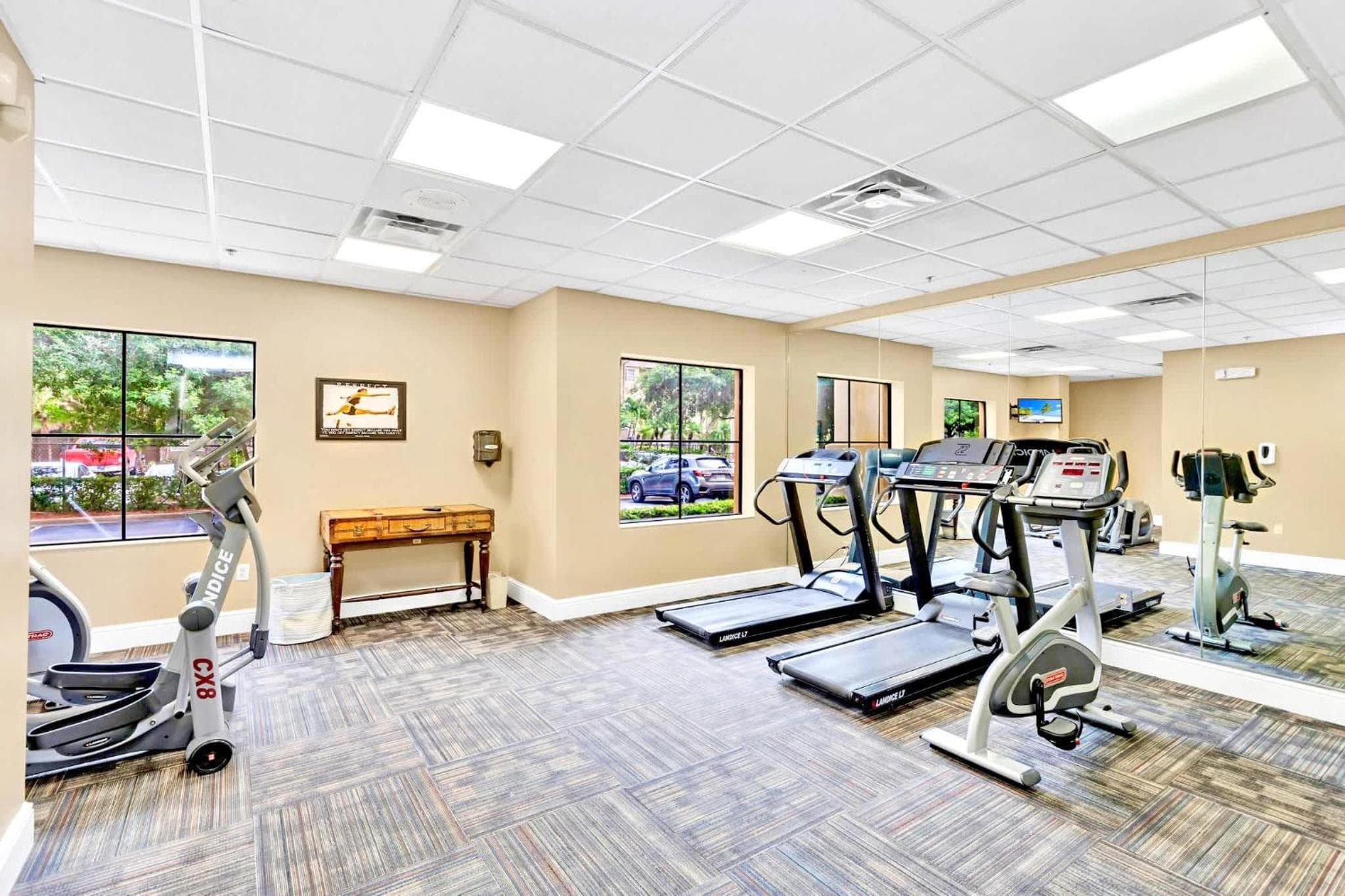 Suite with Pool Hot Tub - Near Disney