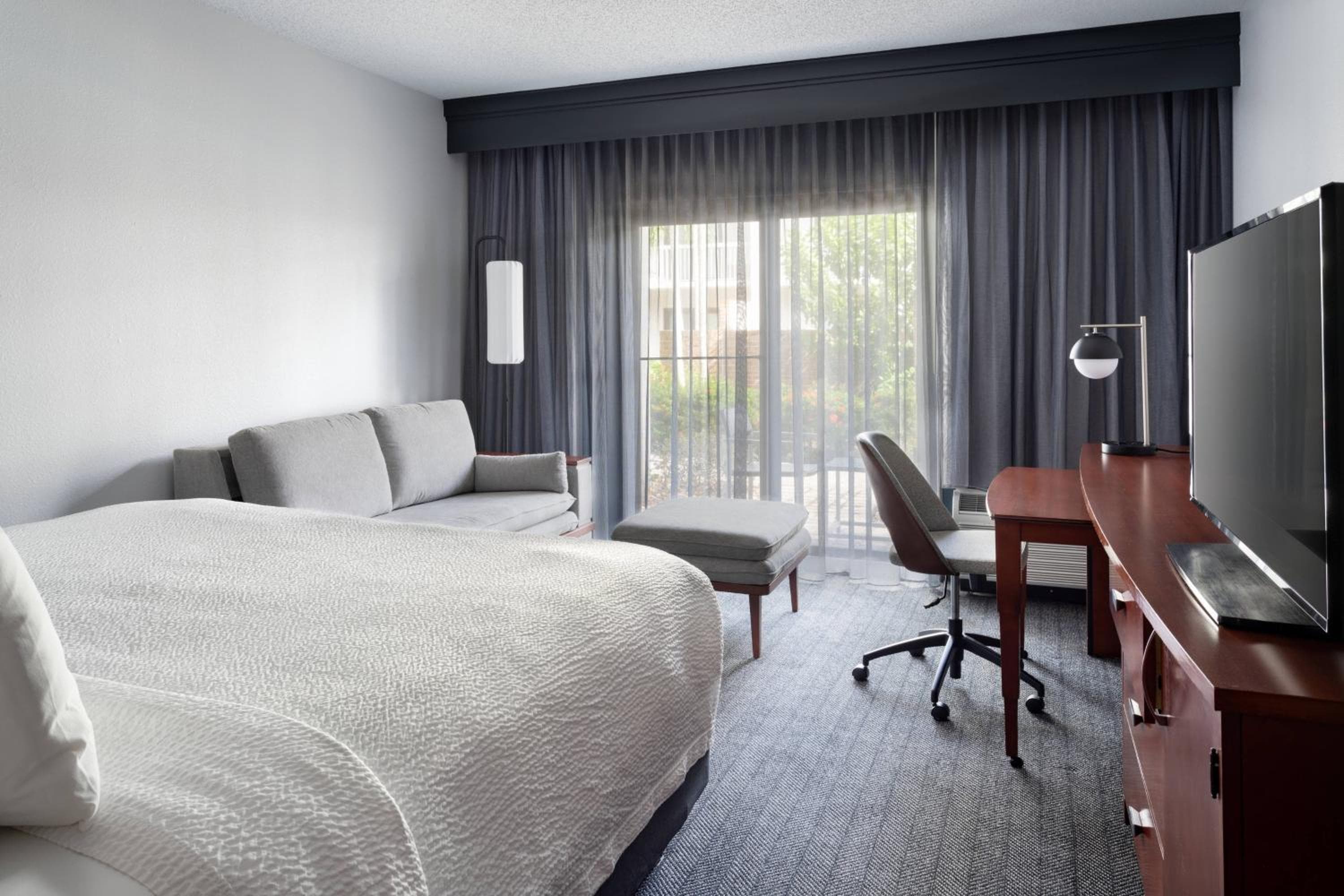 Courtyard by Marriott West Palm Beach