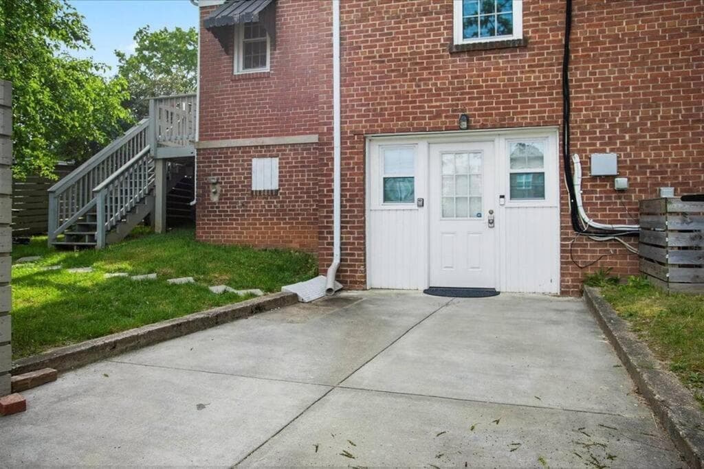 Garden Style Apt in Hyattsville
