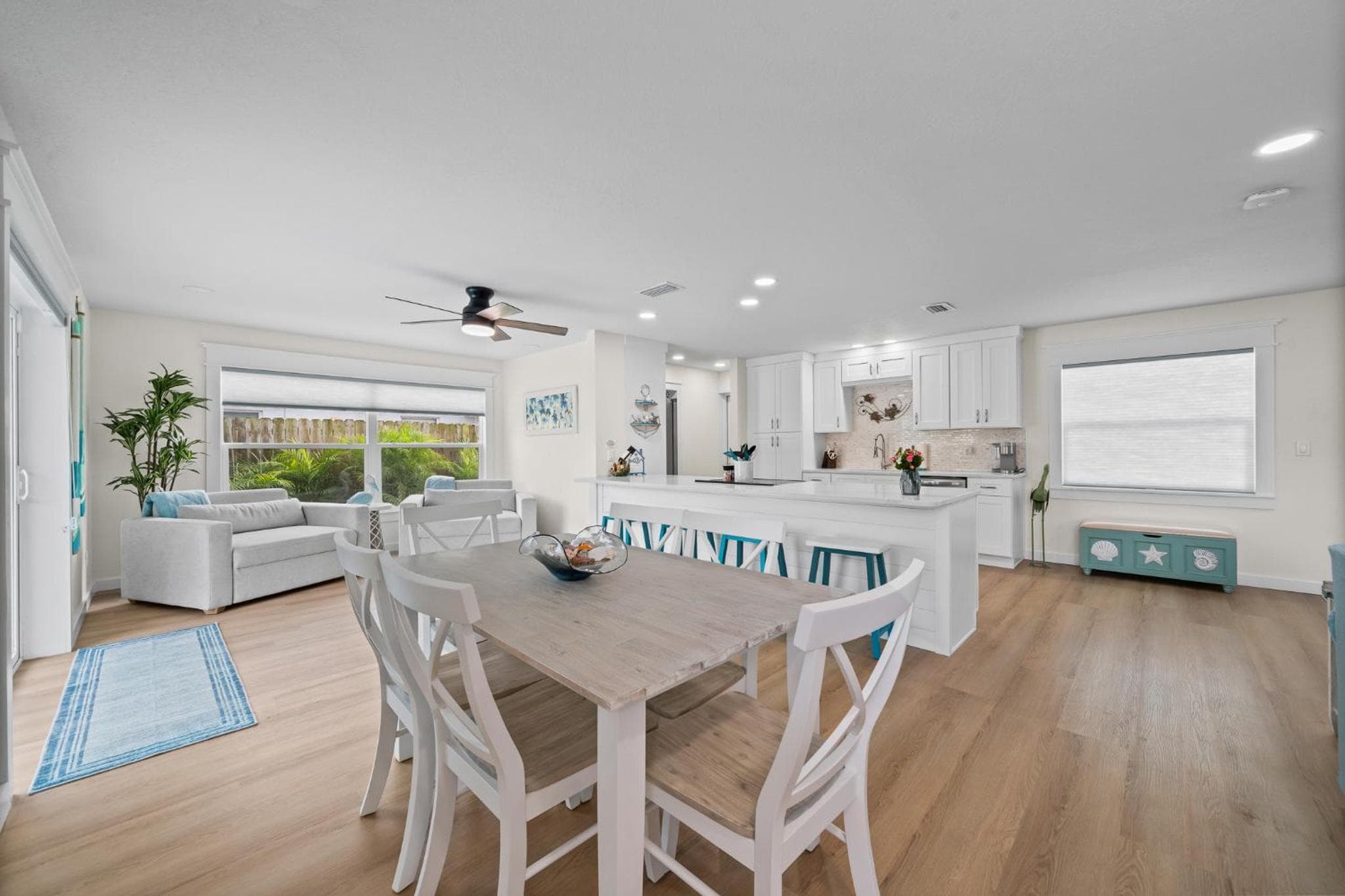 Island Oasis with Heated Pool Private Tiki Bar!
