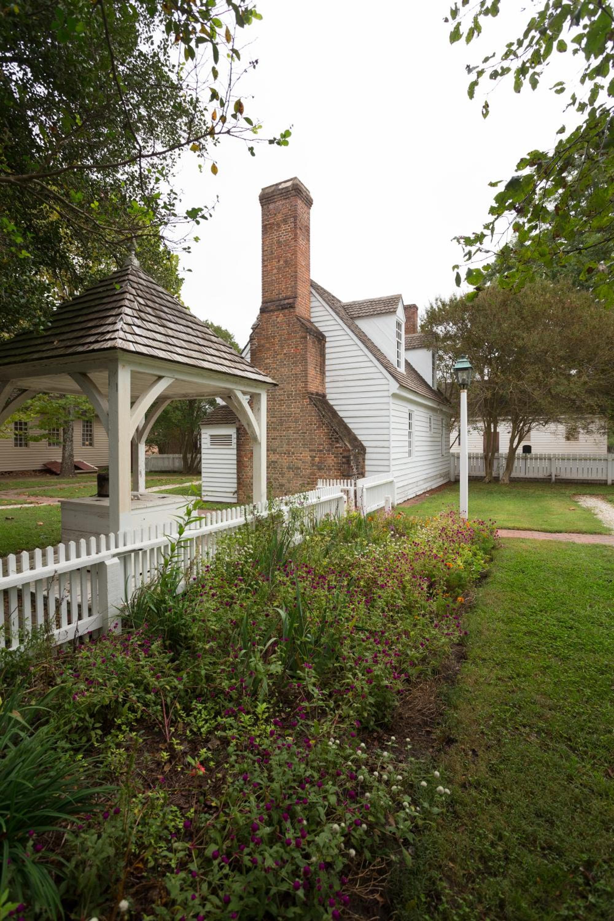Colonial Houses, an official Colonial Williamsburg Hotel