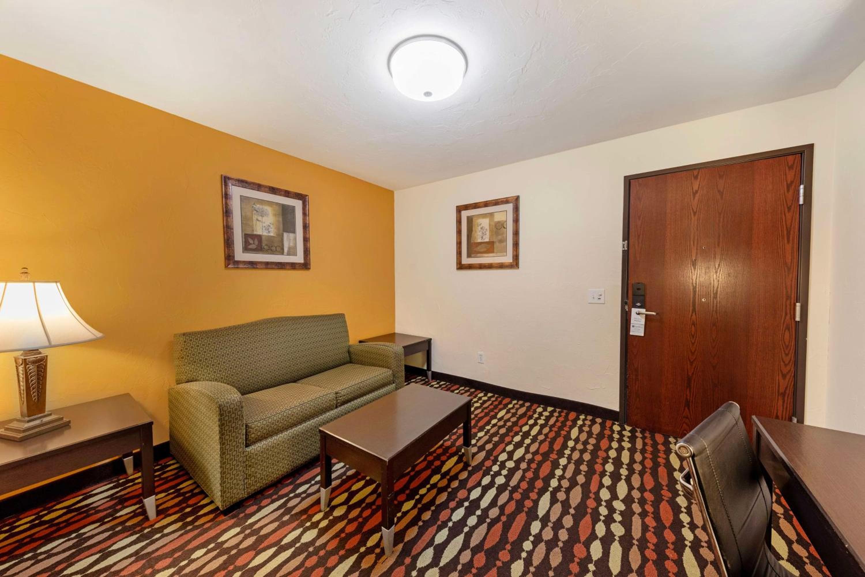 Best Western Greentree Inn & Suites