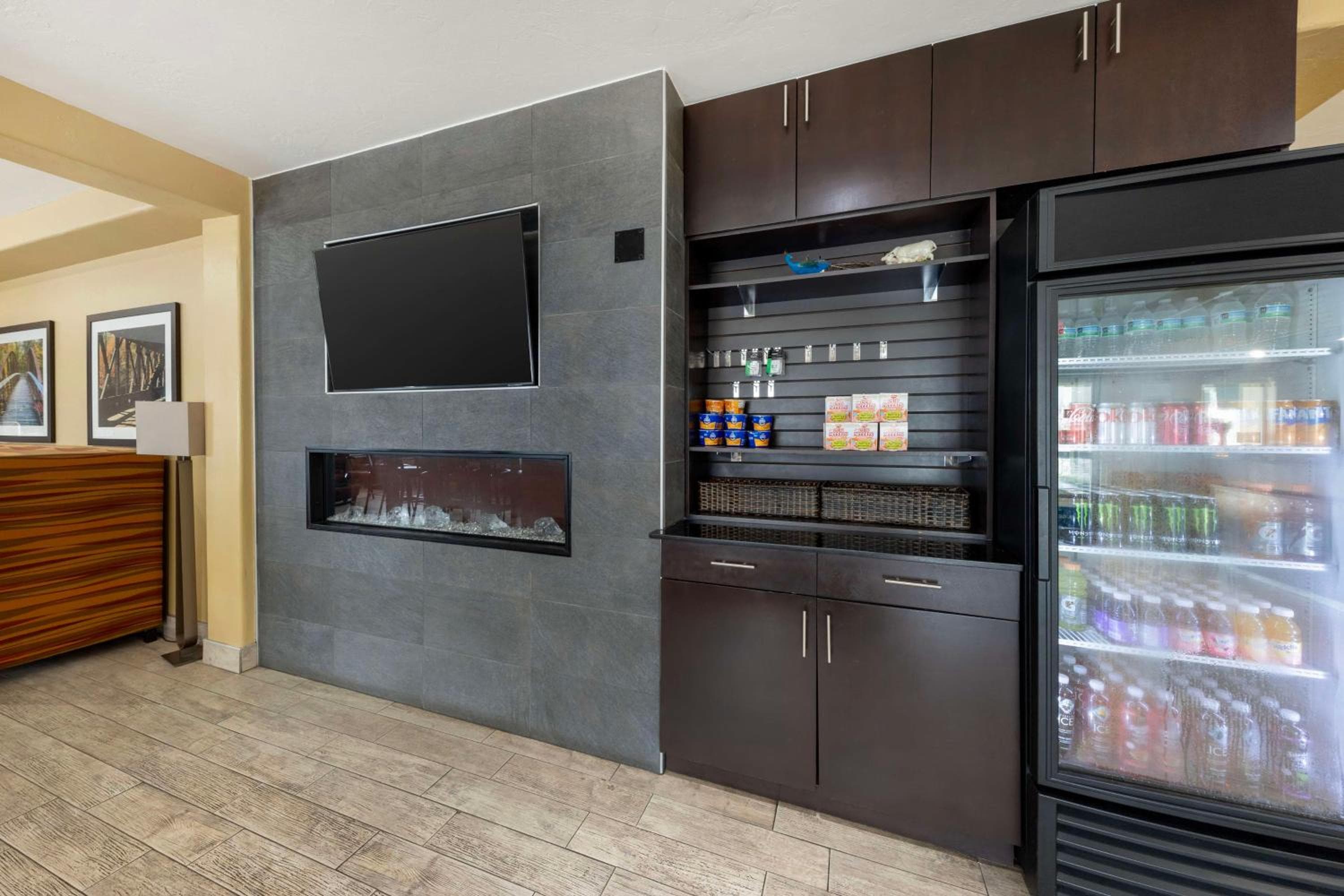 Best Western Greentree Inn & Suites