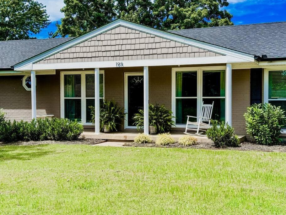 Room For the Family - Large Yard - Gallatin Stays