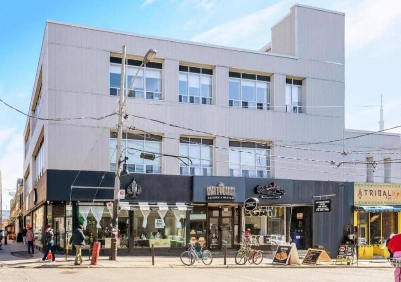 Great Kensington Market 2BR Apartment