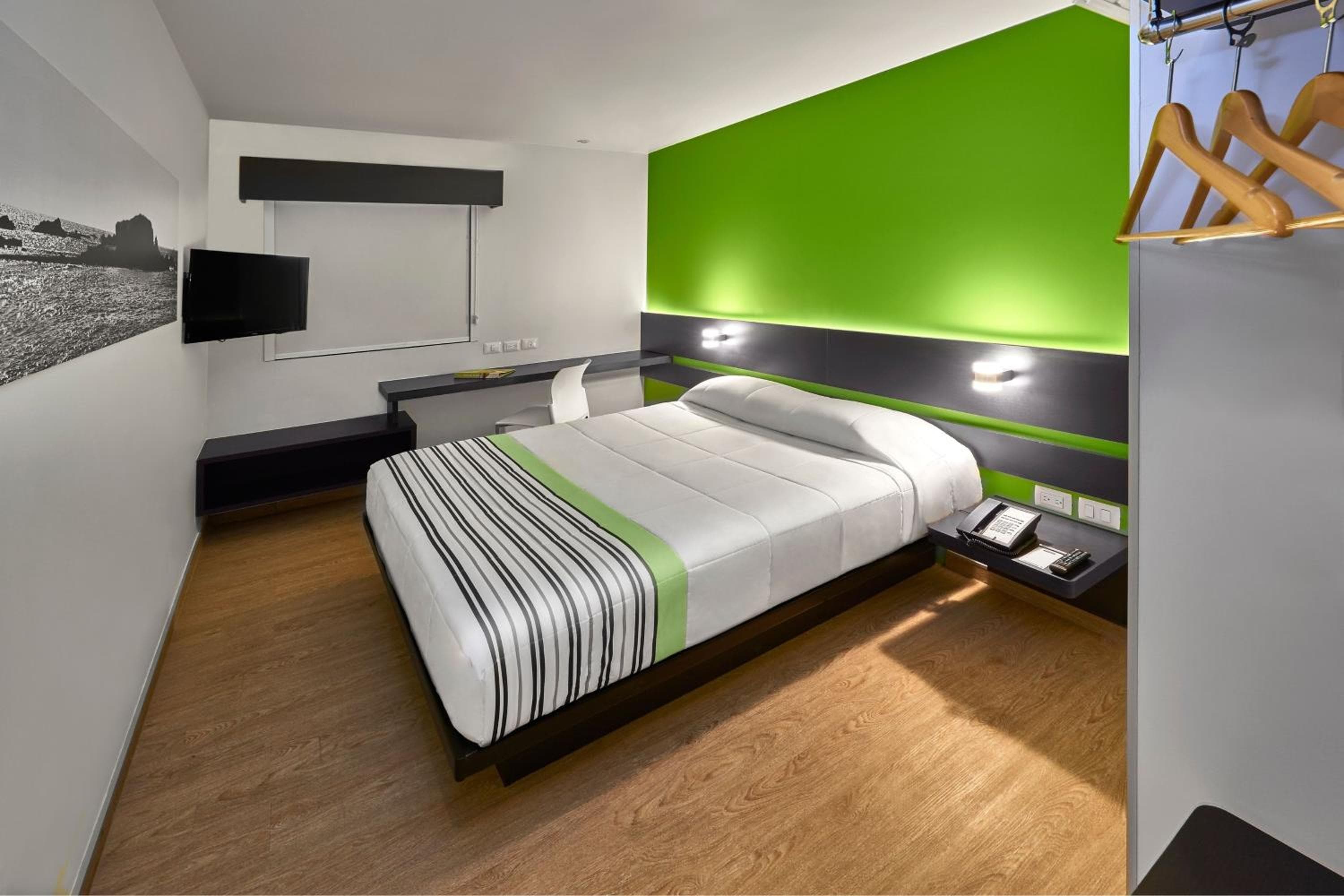 City Express Junior by Marriott Toluca Zona Industrial