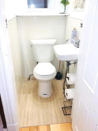 LOCATION, location to MANHATTAN, 3 Br COZY APT in LIC