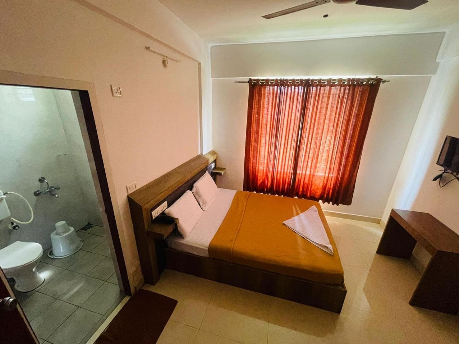 B SIX HOTEL