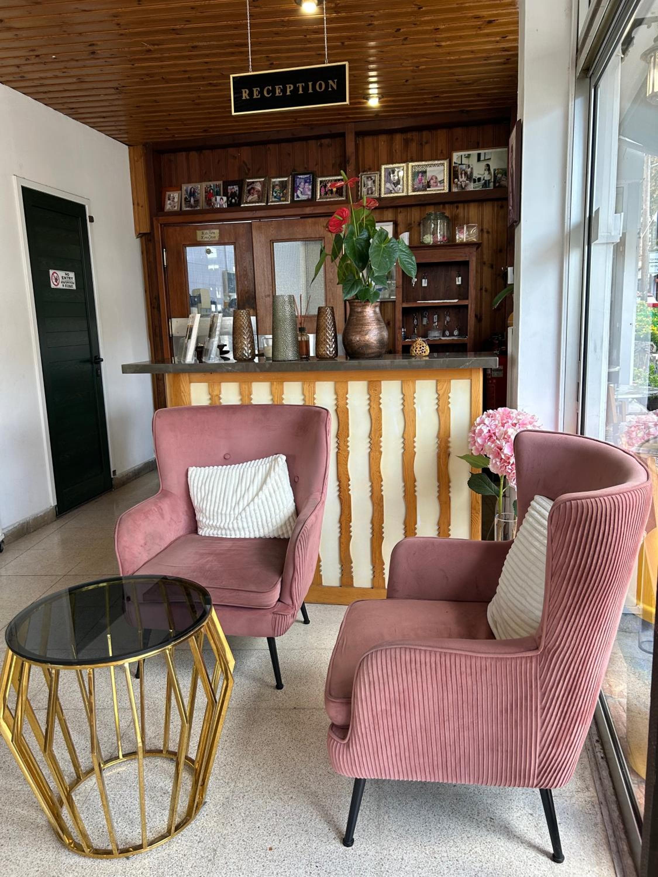 Two Flowers Hotel