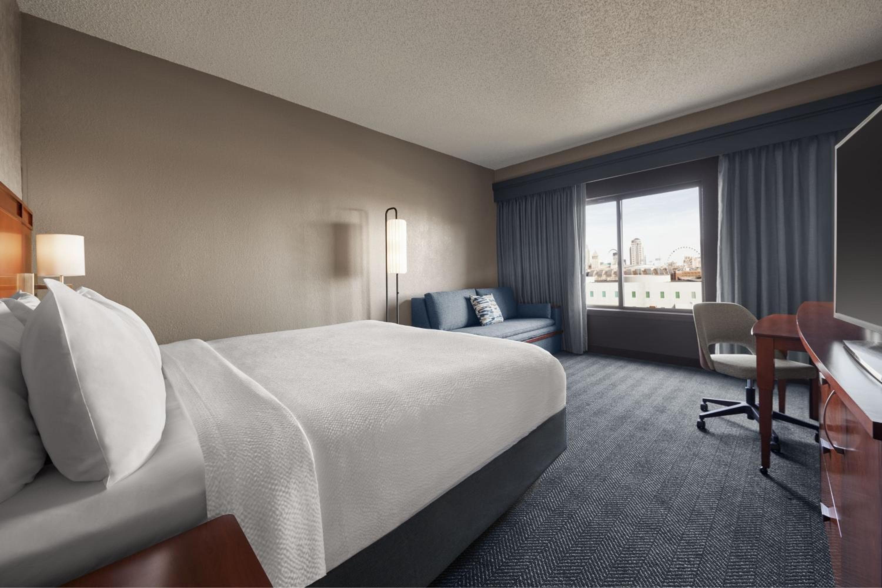 Courtyard by Marriott St. Louis Downtown West