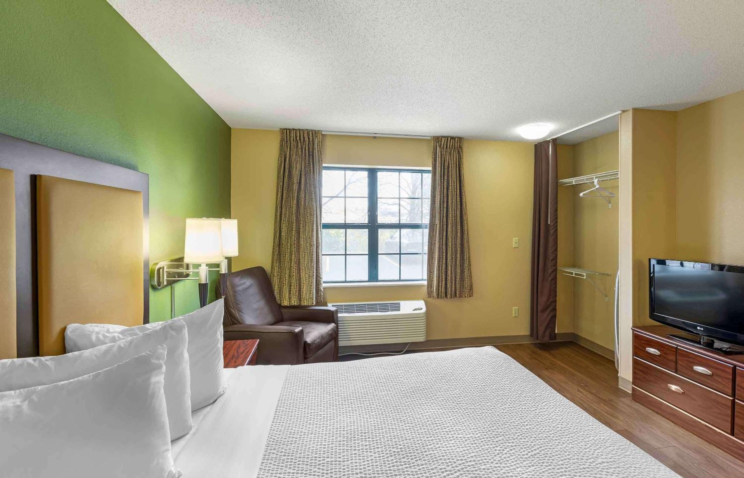Extended Stay America Select Suites - Milwaukee - Waukesha