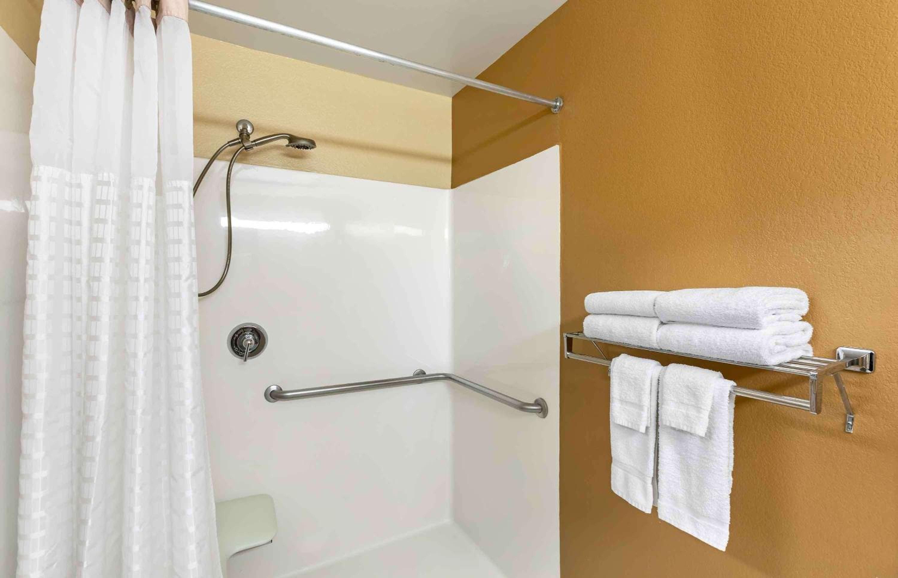 Extended Stay America Select Suites - Milwaukee - Waukesha