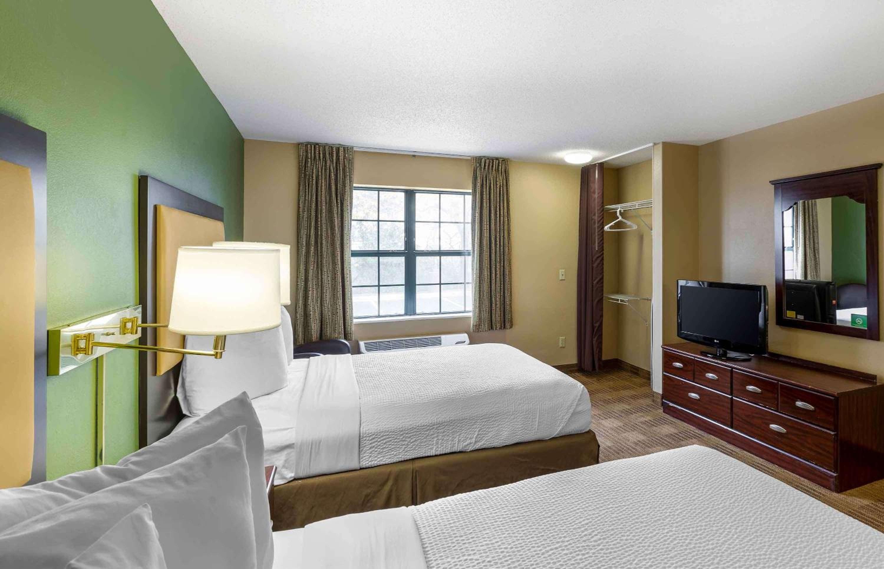 Extended Stay America Select Suites - Milwaukee - Waukesha