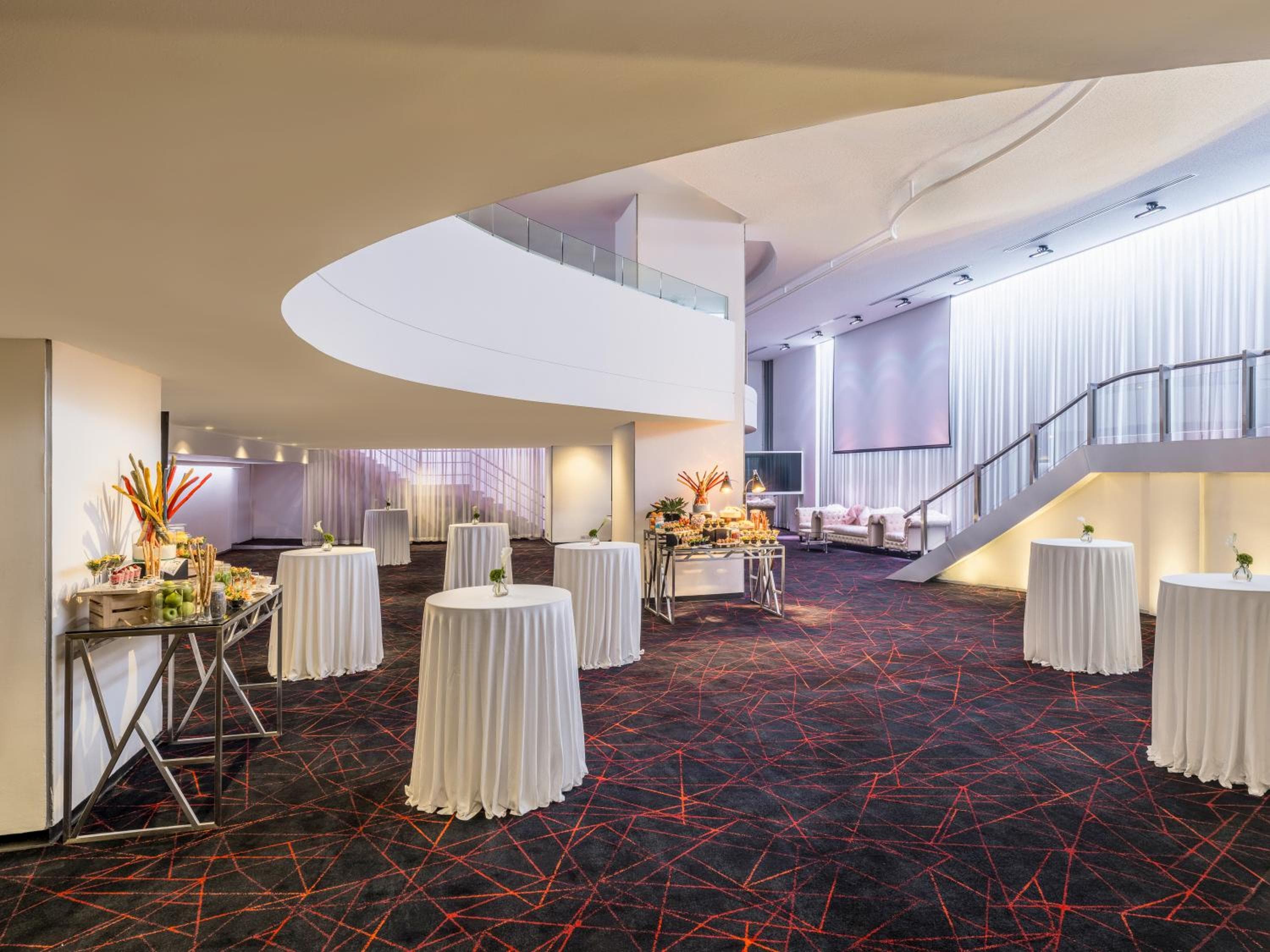 Crowne Plaza Bangkok Lumpini Park by IHG