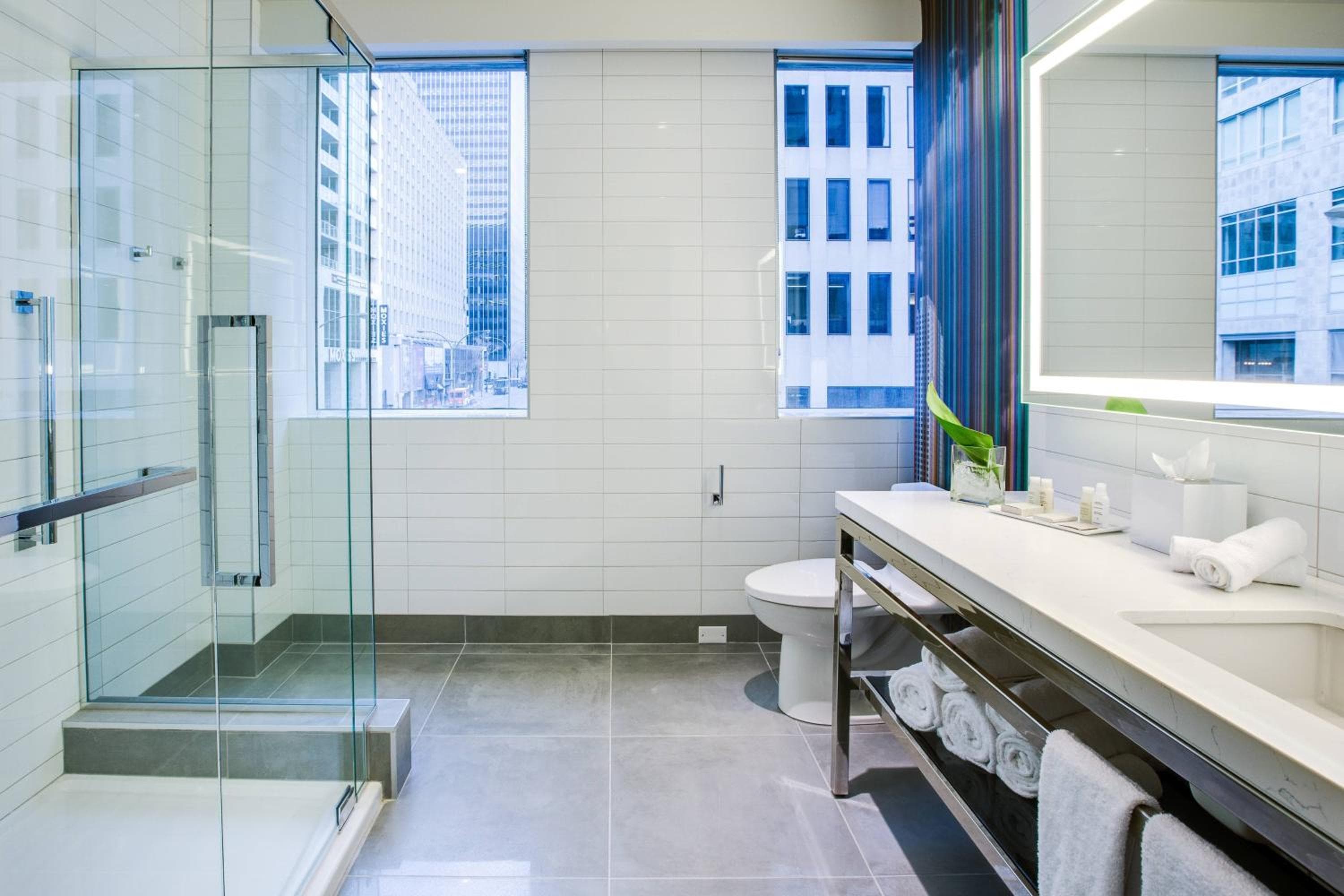 Renaissance Montreal Downtown Hotel