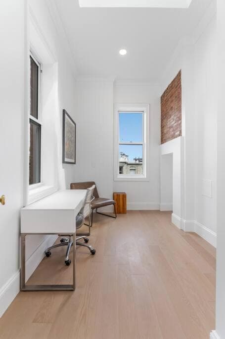 Modern Luxury 4BR Townhome with Top-Tier Amenities