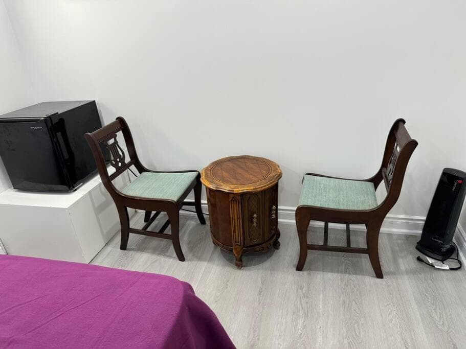 Smart & Cute 1BR Basement Apartment-Milton