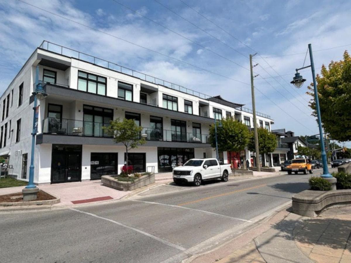 Beachview getaway at the New Carlyle 200 on the Main strip in Grand Bend