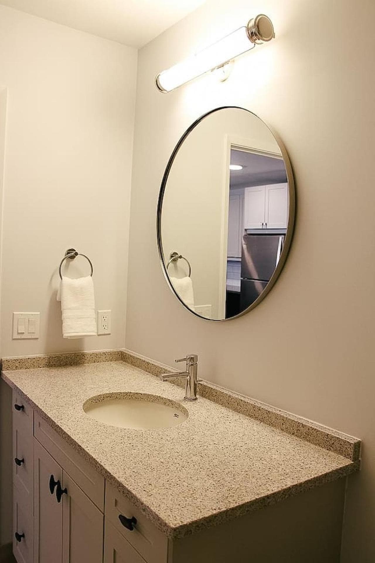 Beachview getaway at the New Carlyle 200 on the Main strip in Grand Bend