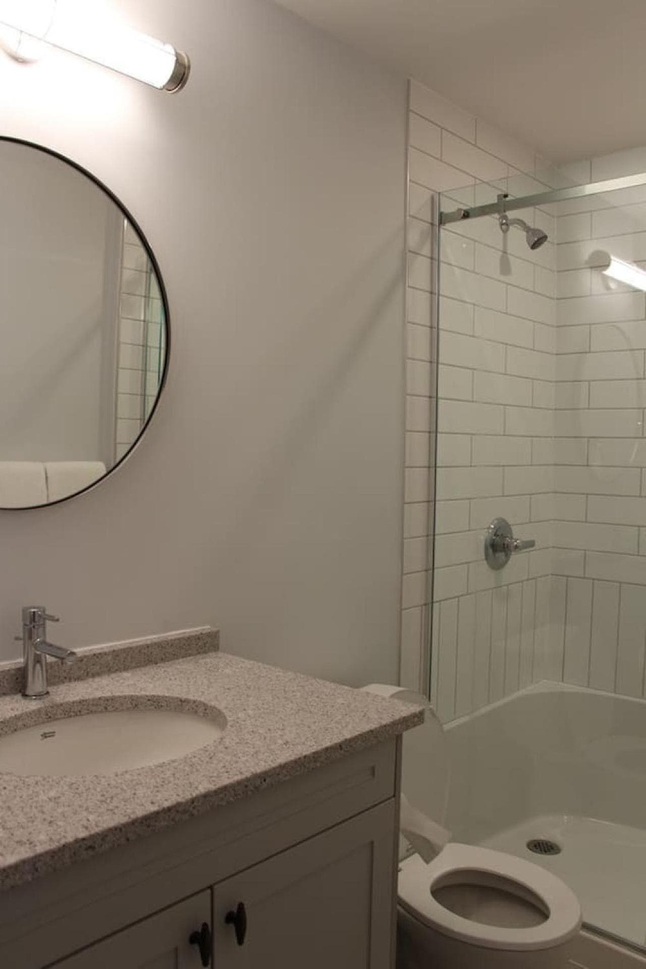 Beachview getaway at the New Carlyle 302 on the Main strip in Grand Bend