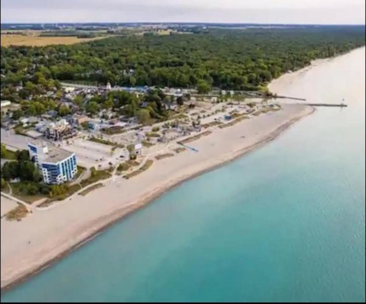 Beachview getaway at the New Carlyle 302 on the Main strip in Grand Bend
