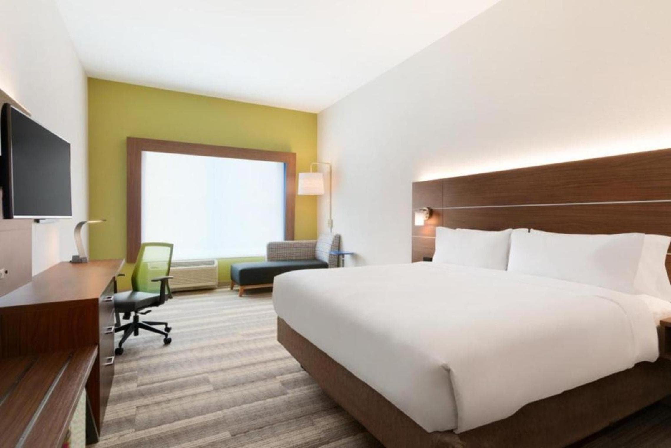 Holiday Inn Express & Suites - Cincinnati NE - Red Bank Road by IHG