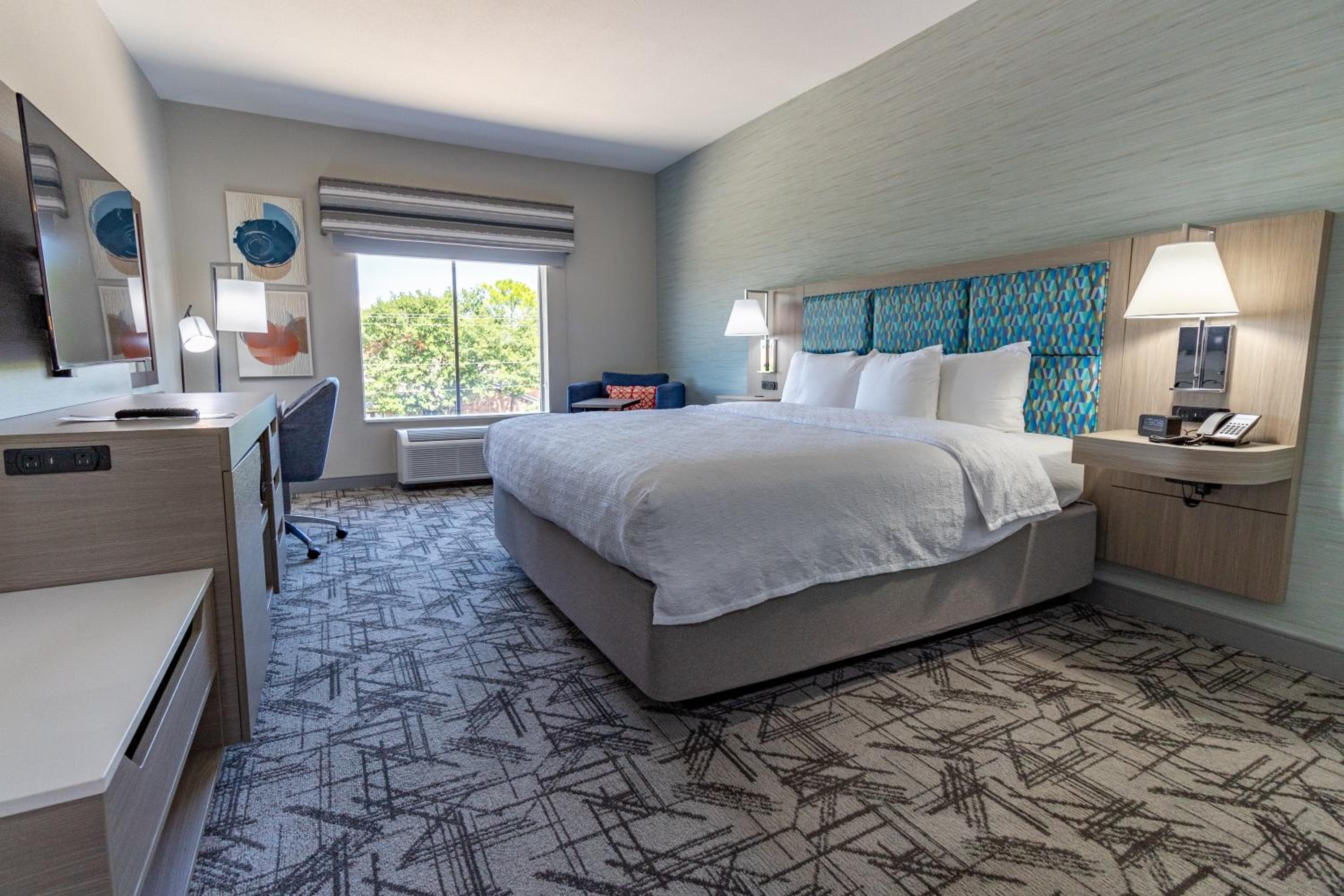 Hampton Inn & Suites Denton