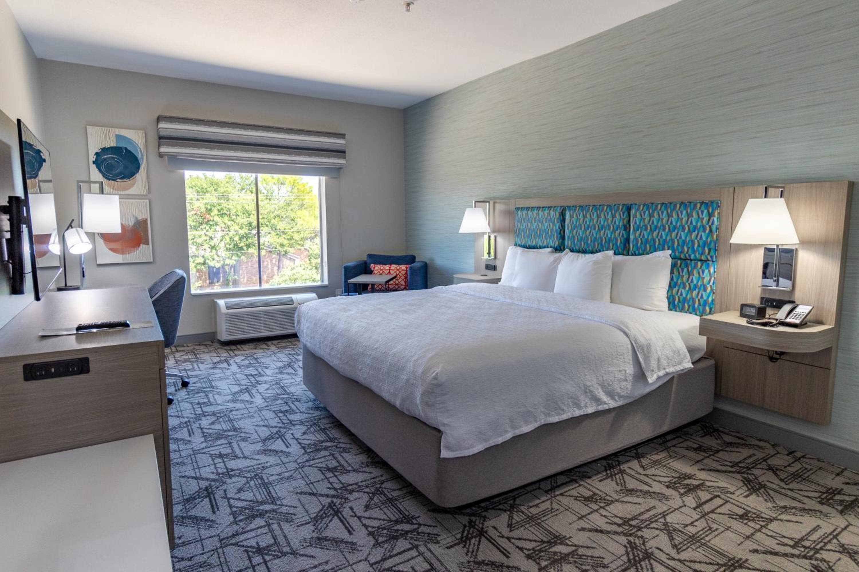 Hampton Inn & Suites Denton