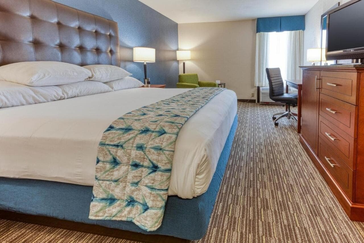 Heritage Inn & Suites St Louis Fenton, Trademark by Wyndham