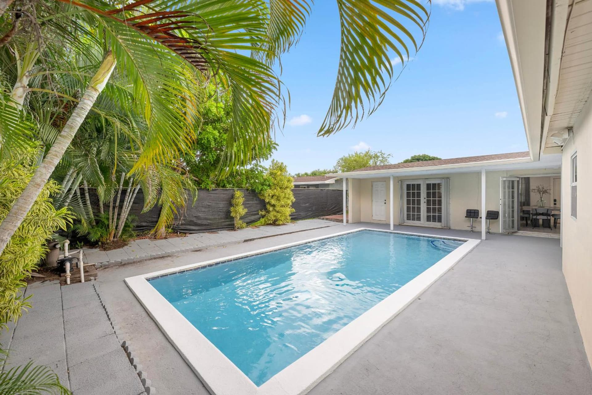 Spacious 3BR Home with Pool, Near Hollywood Beach