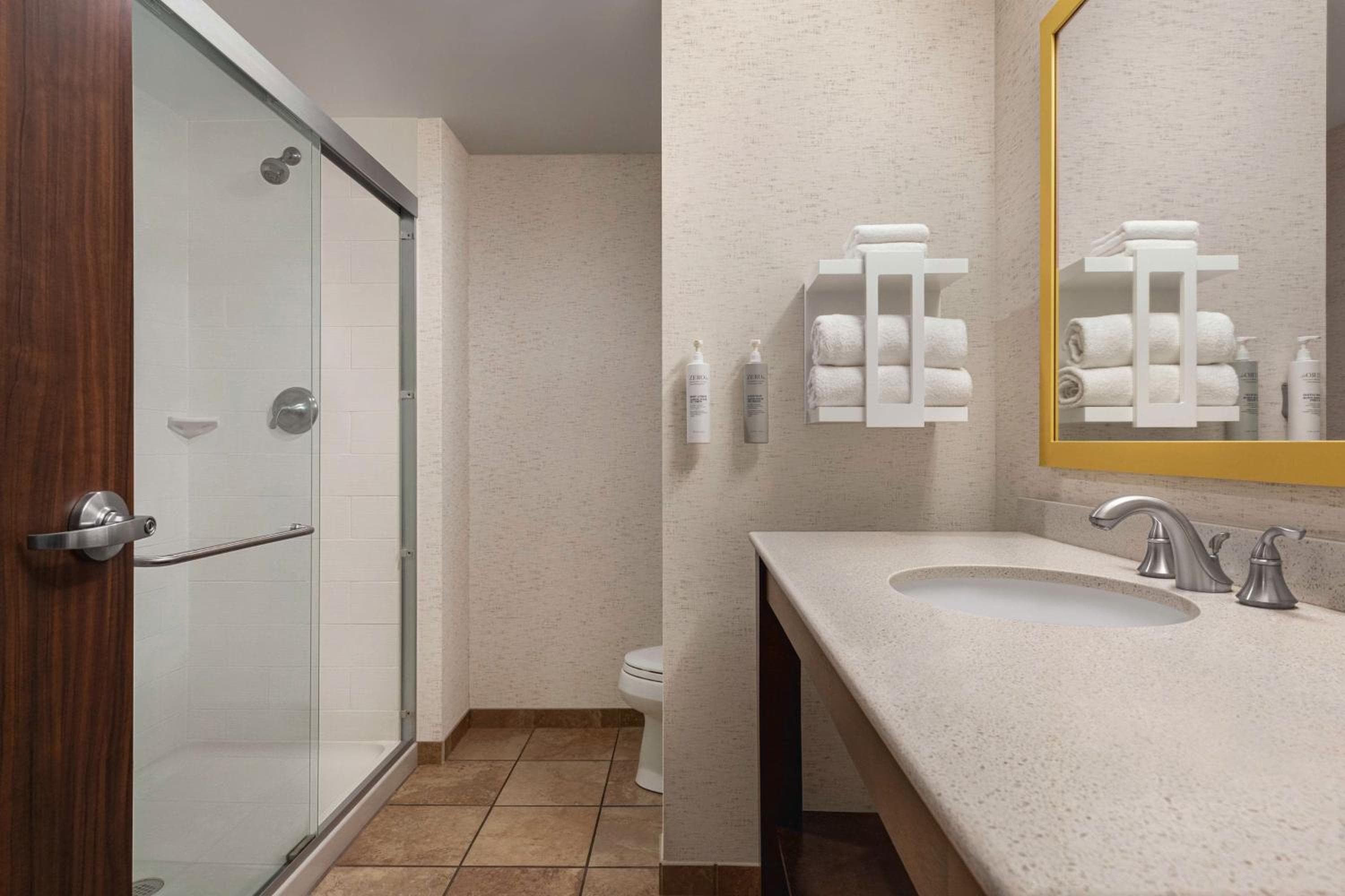 Hampton Inn & Suites Pittsburgh Waterfront West Homestead