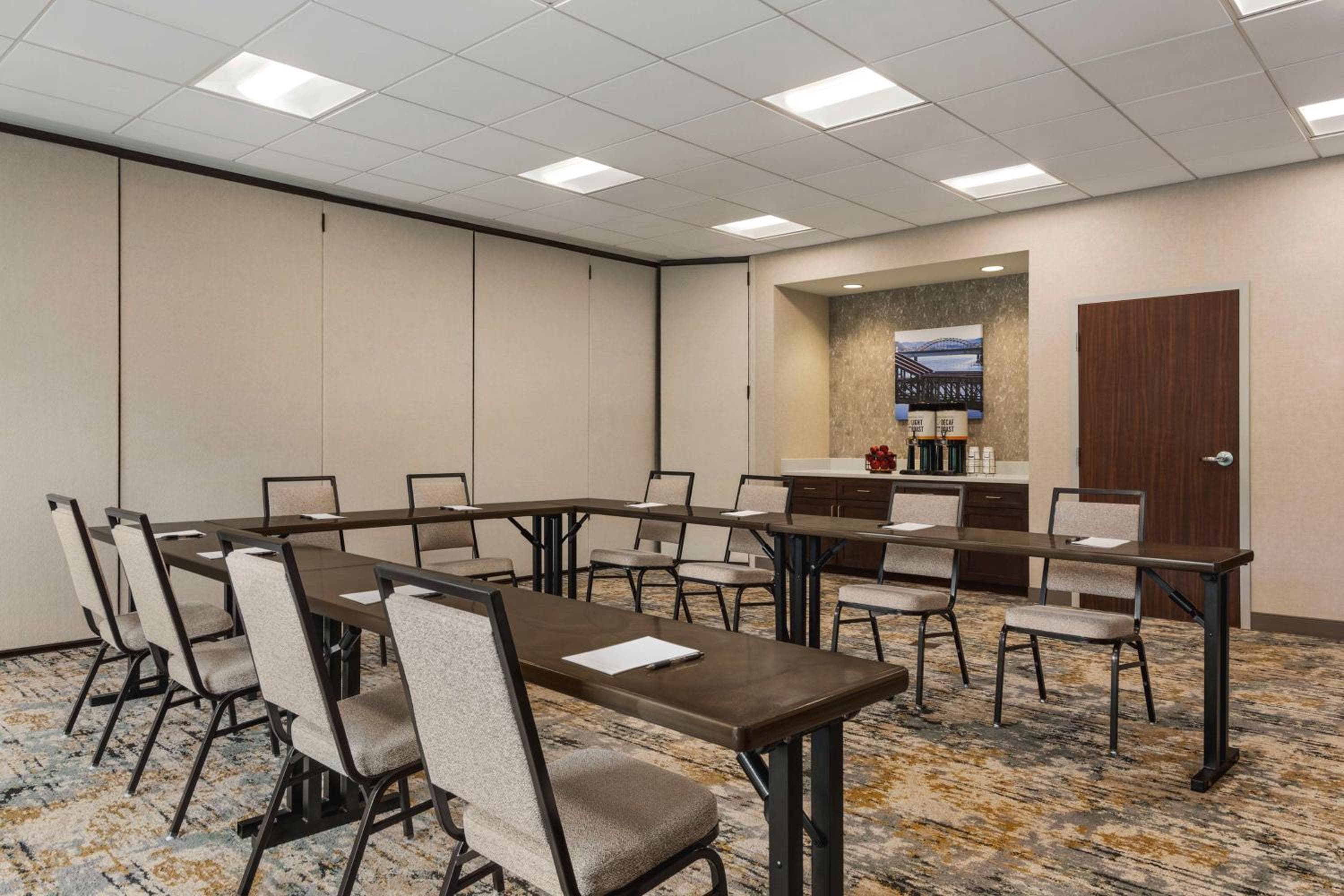 Hampton Inn & Suites Pittsburgh Waterfront West Homestead