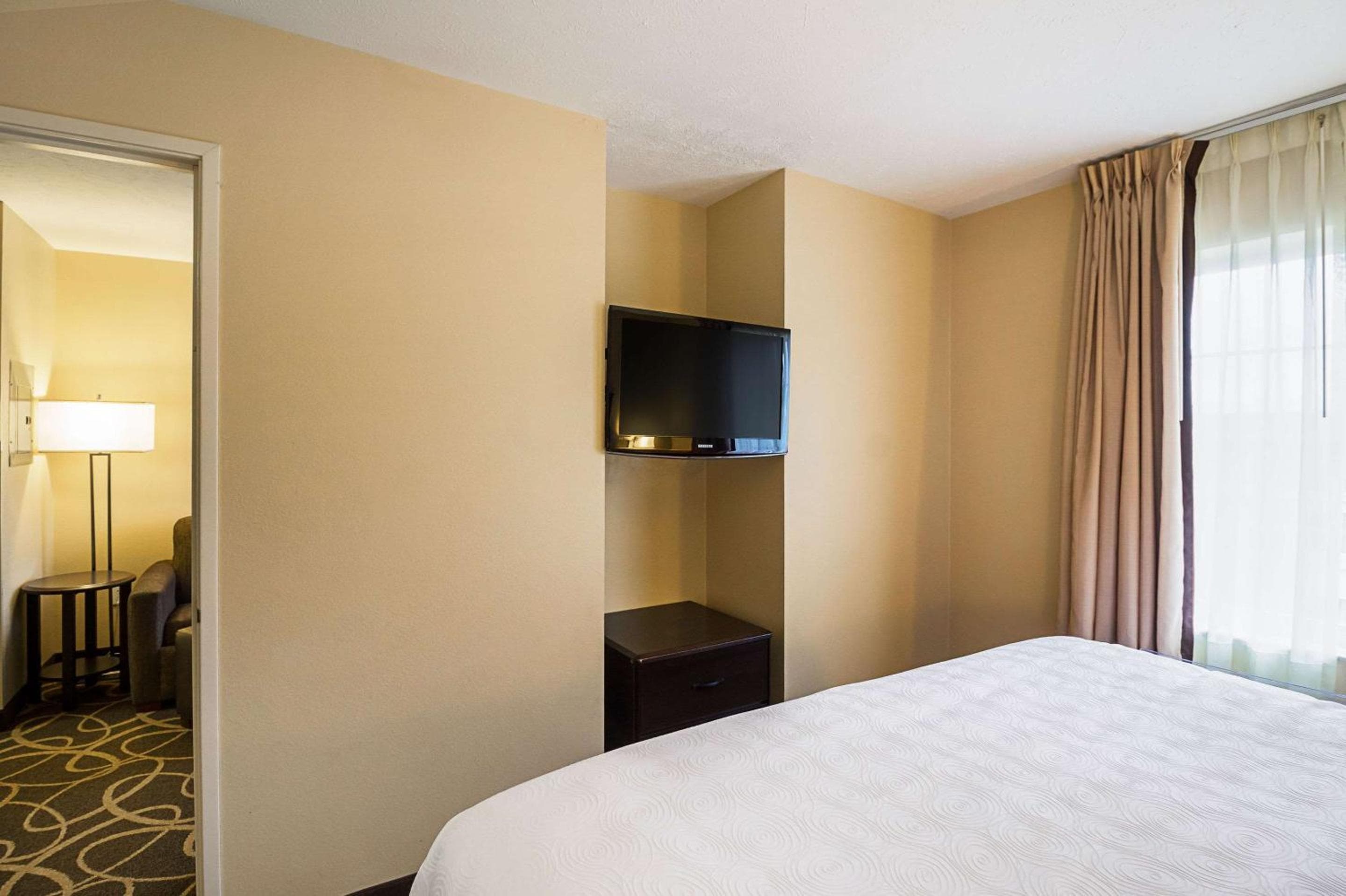 MainStay Suites Fargo - I-94 Medical Center