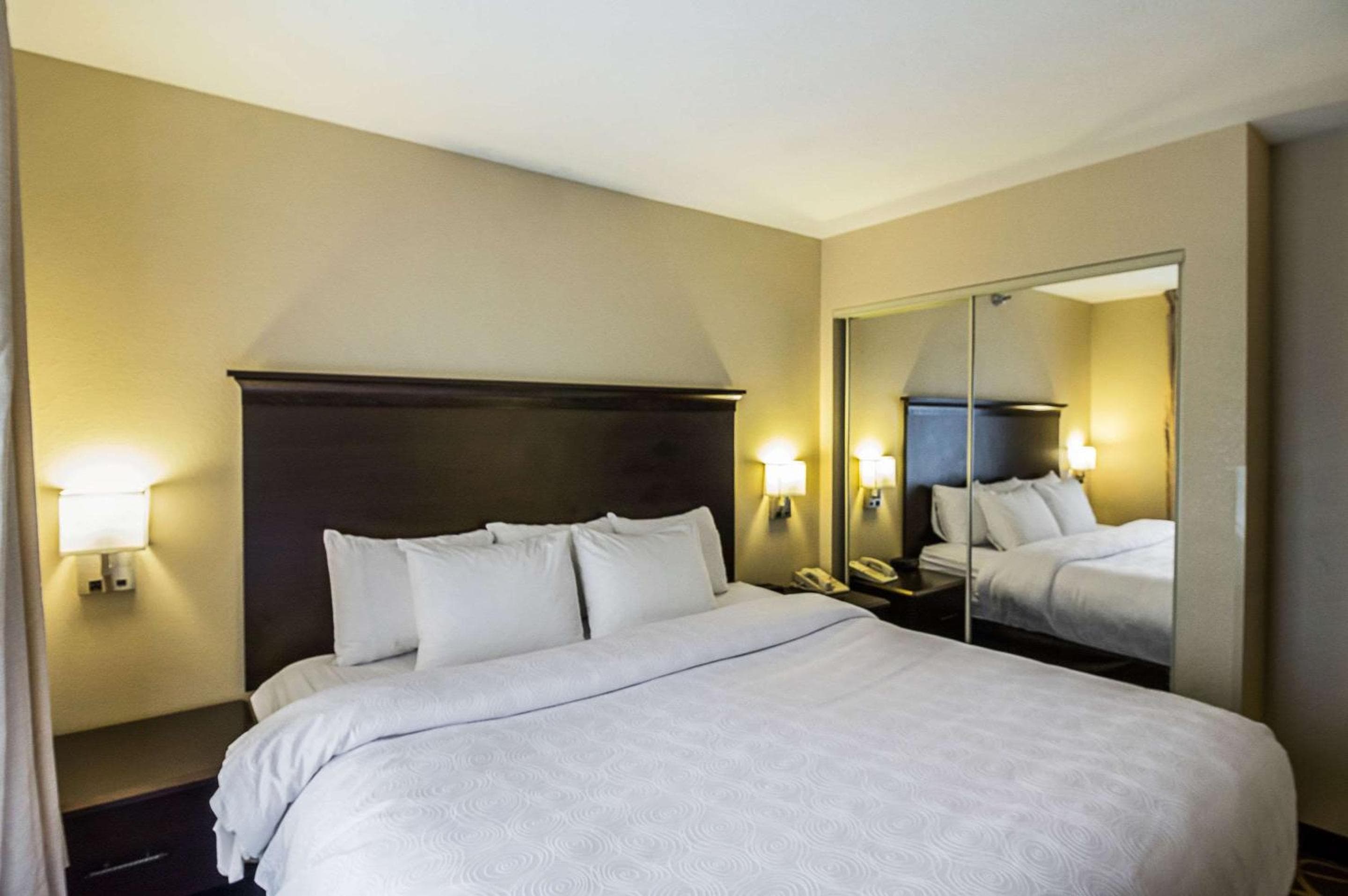 MainStay Suites Fargo - I-94 Medical Center