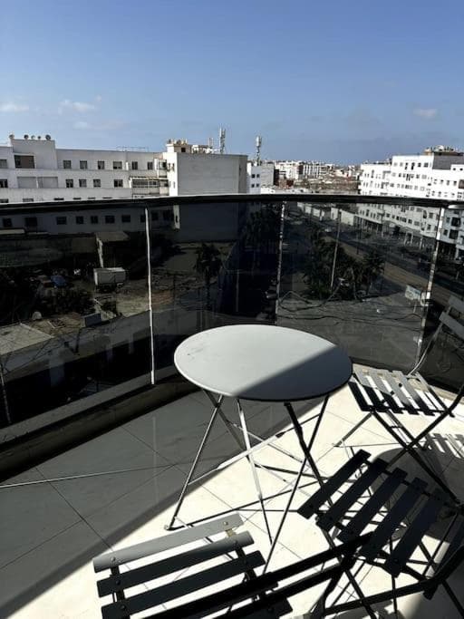 Appartement T1 a Casablanca avec terrasse et parking