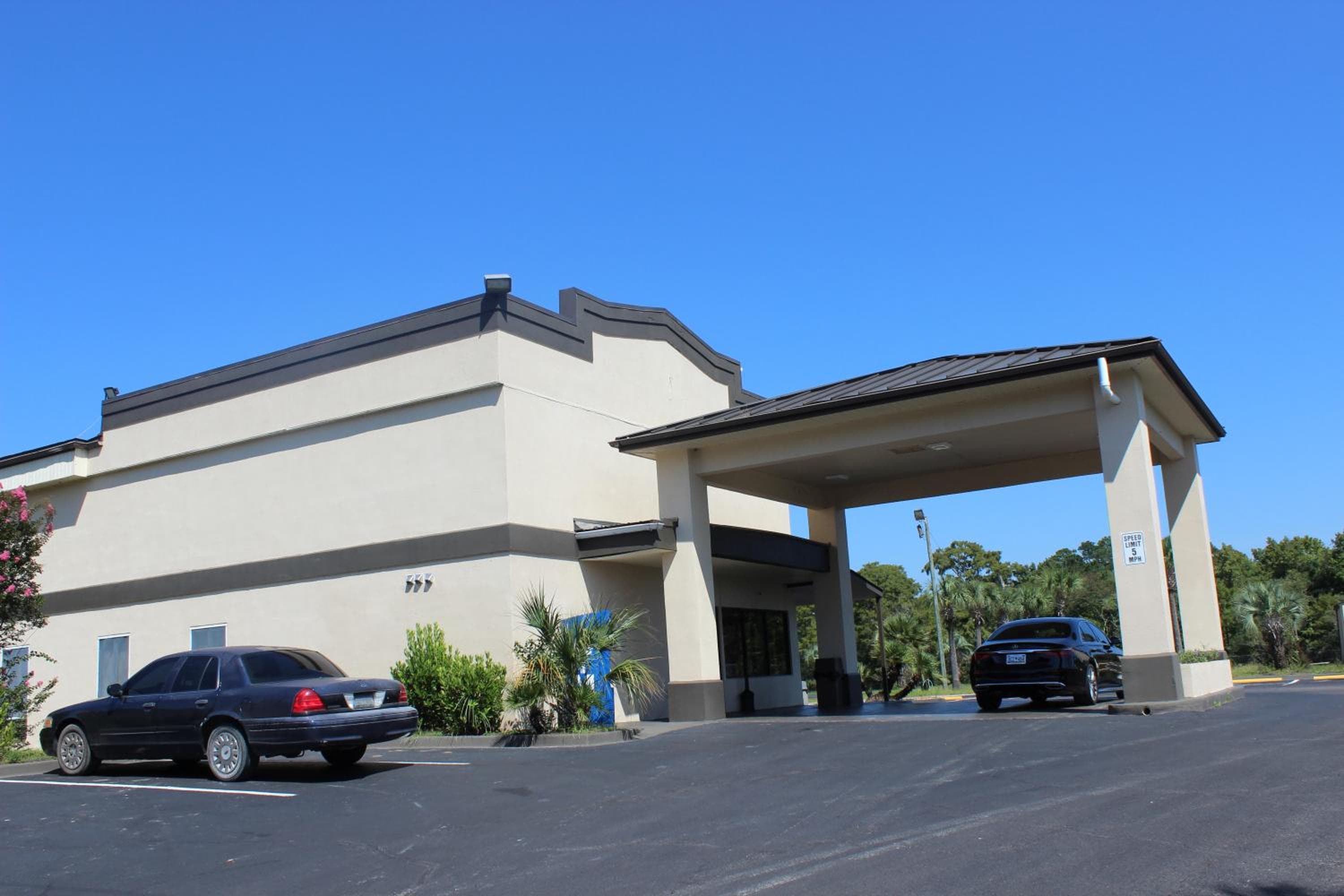 Riverfront Inn