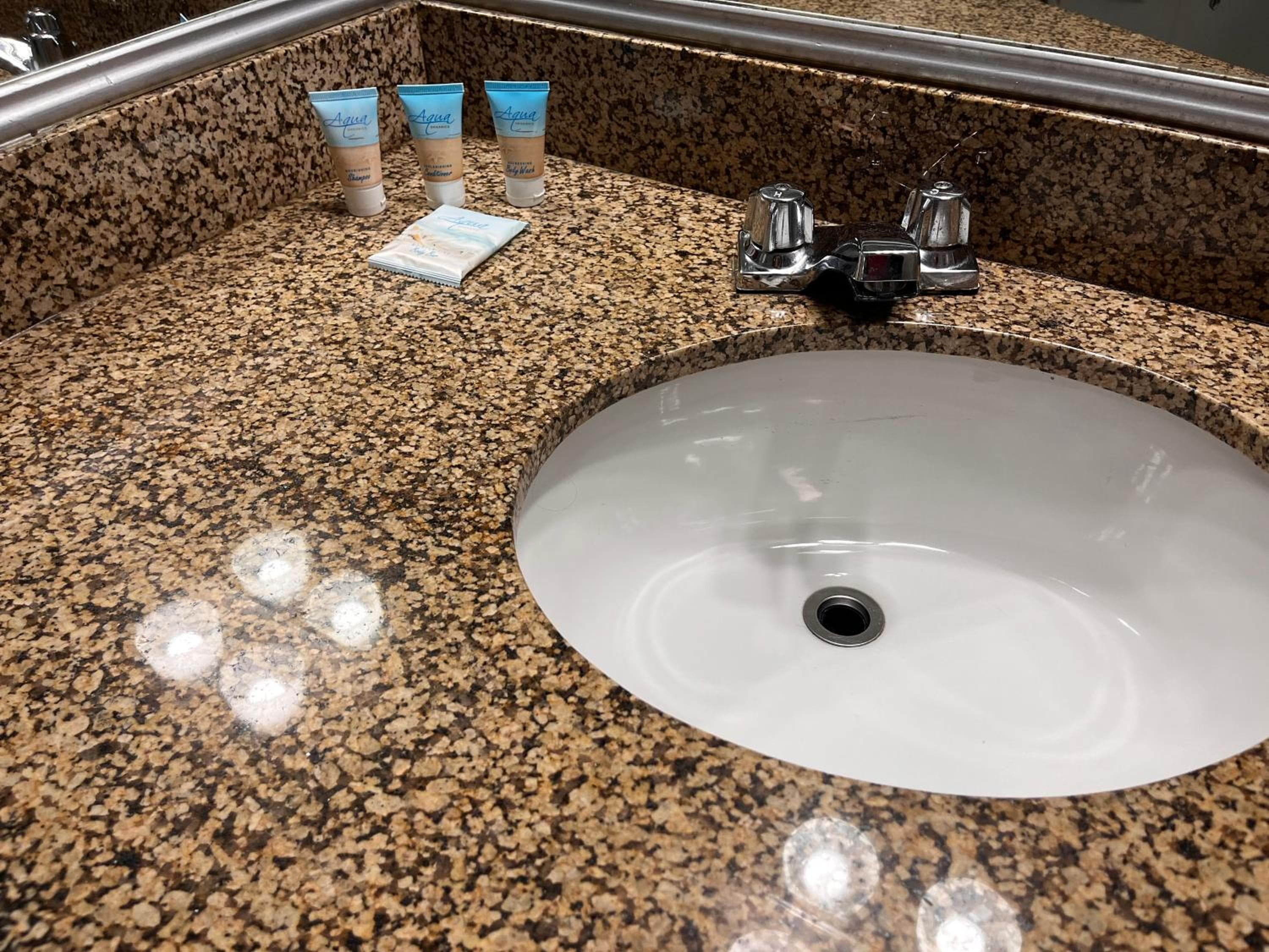 APM Inn & Suites