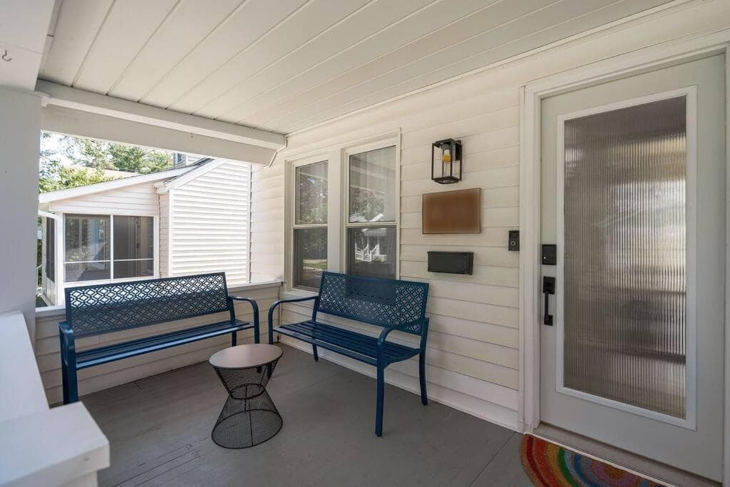 Hip Historic Home In Downtown Ferndale